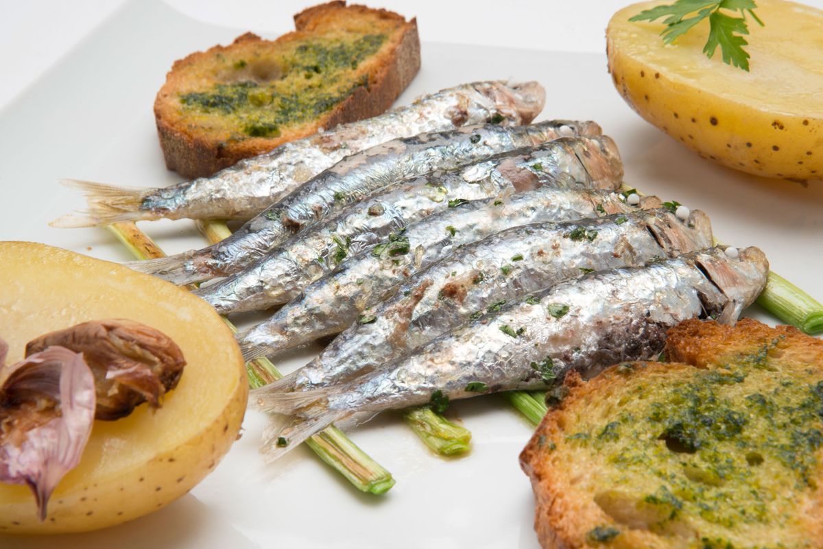 5606 1 Sardinas asadas con patatas (993) xl