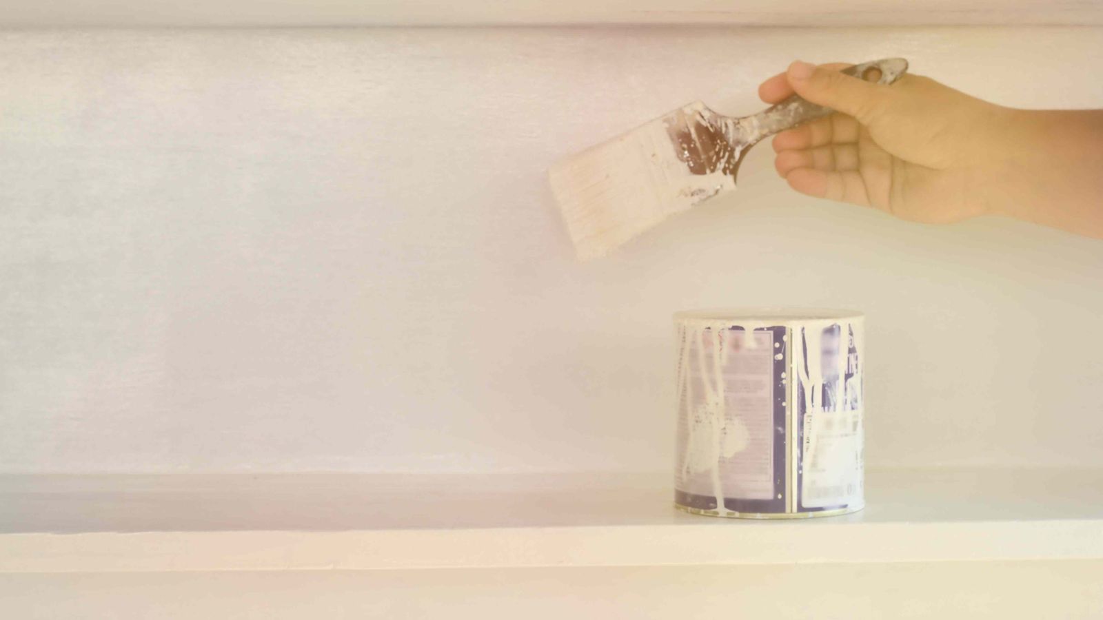 La pintura efecto arena se puede aplicar en muebles, baños o pasillos