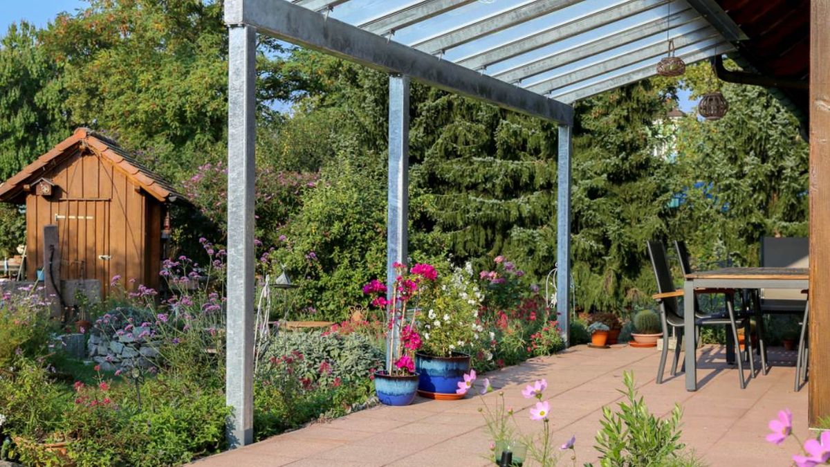 Pérgola en el jardín