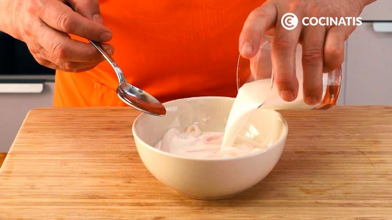 Receta de bocadillo de calamares con mayonesa  paso 1