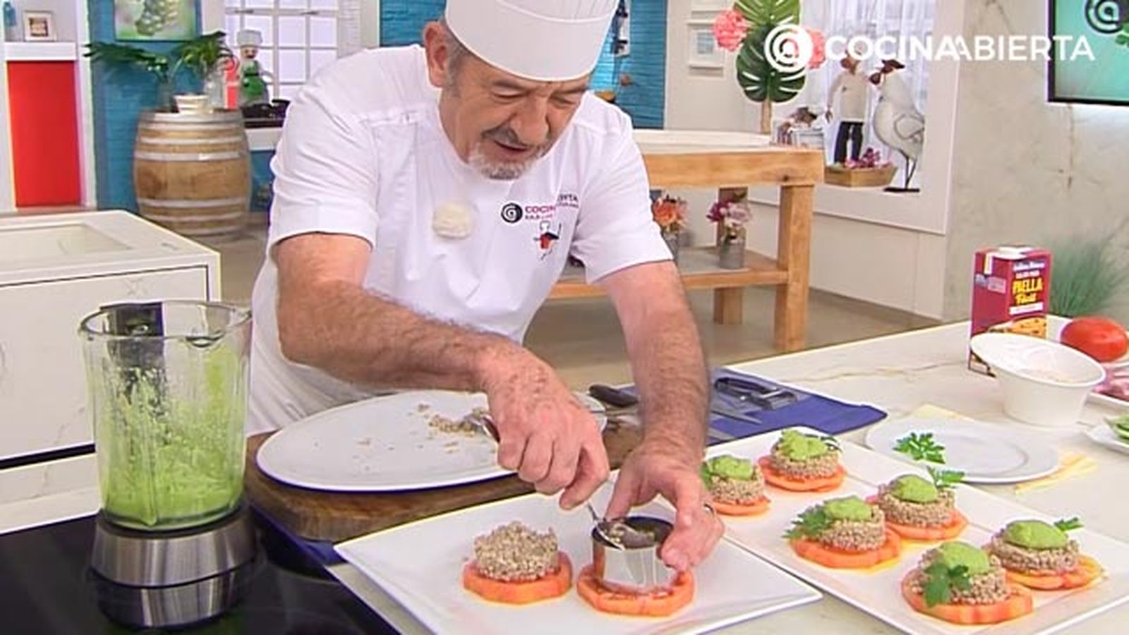 ensalada de trigo sarraceno y tomate con crema aguacate receta karlos arguinano karl6795 paso4 ensalada de trigo sarraceno y tomate con crema aguacate receta karlos arguinano karl6795 paso4