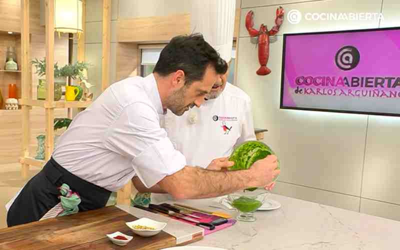 Sirve el pesto de espinacas Sirve el pesto de espinacas