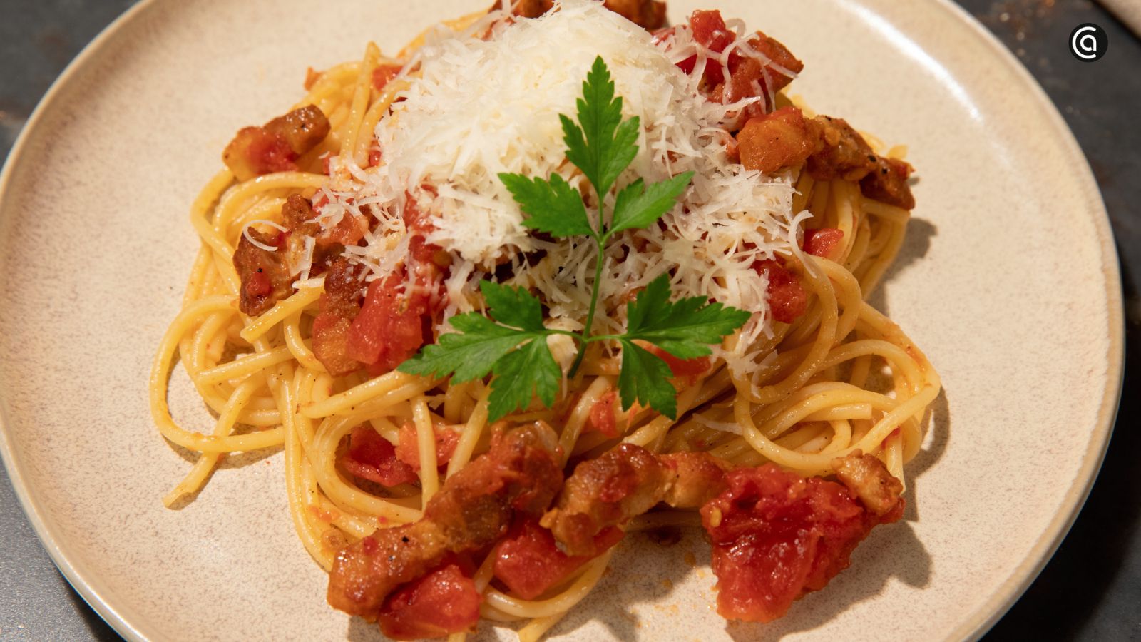 Espaguetis a la amatriciana, receta de Joseba Arguiñano