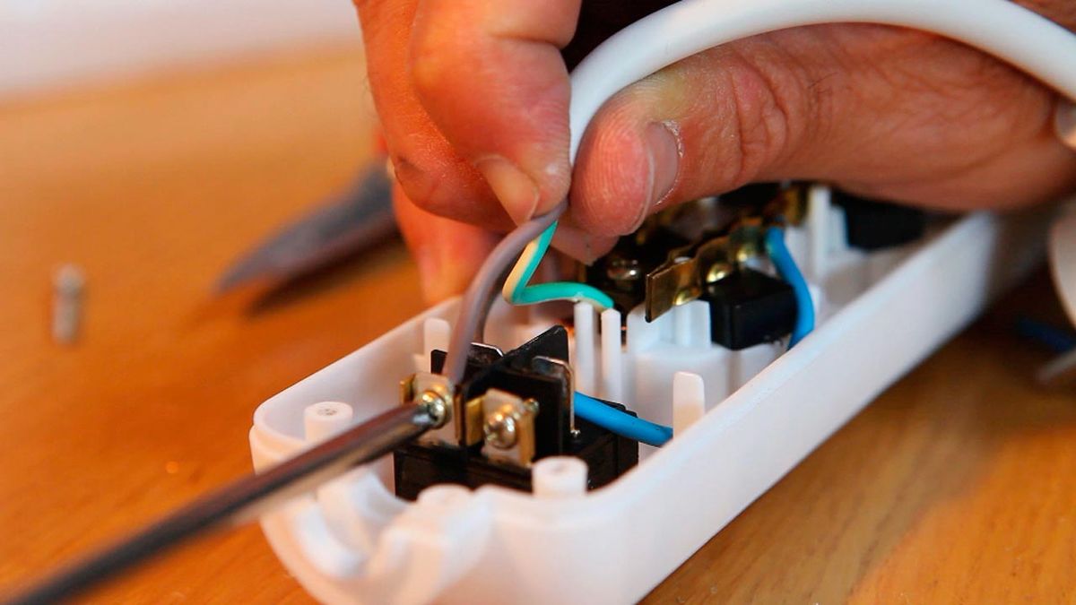 Briconsejo2 794 anadir regleta a base de enchufe p5