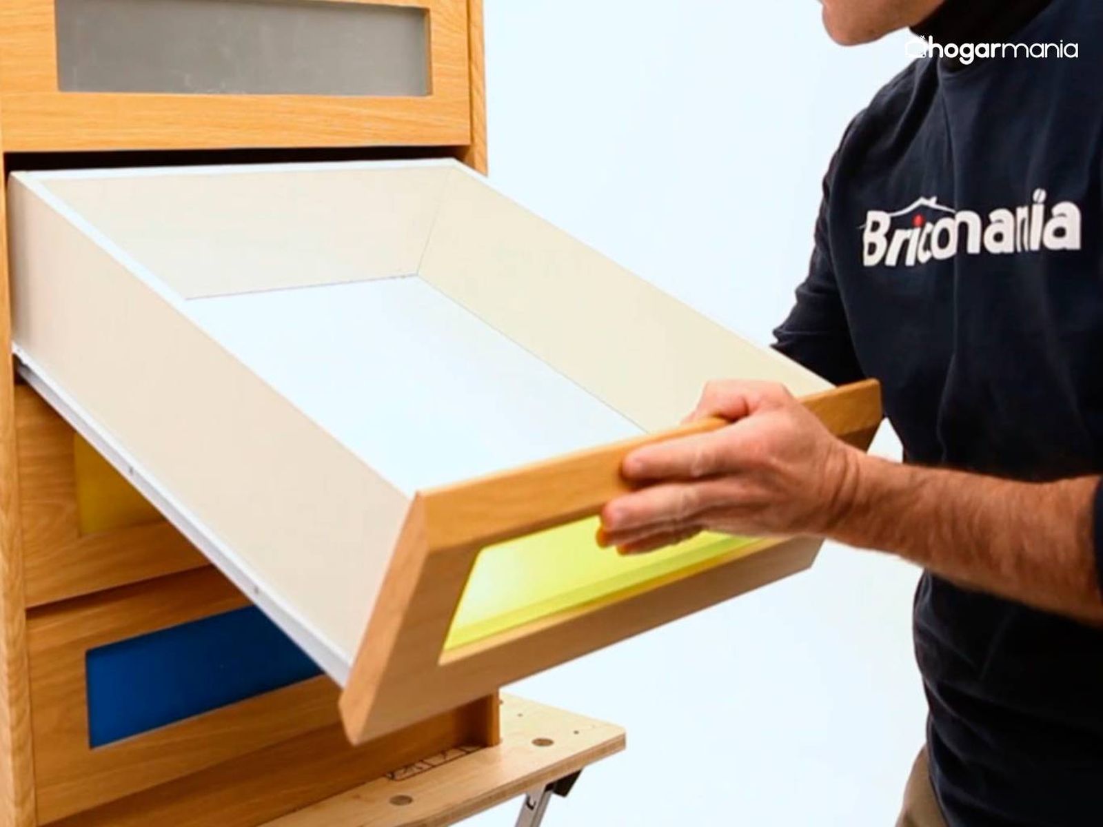 Encaja de nuevo el cajón en su sitio