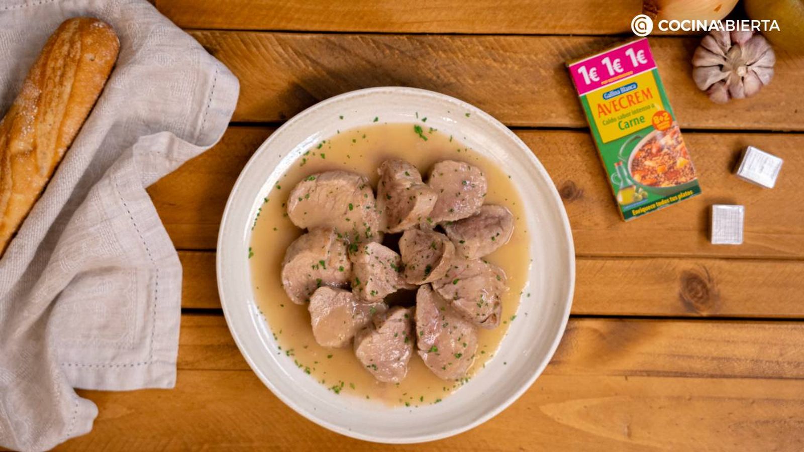 El solomillo de cerdo con salsa de manzana es una receta clásica muy jugosa