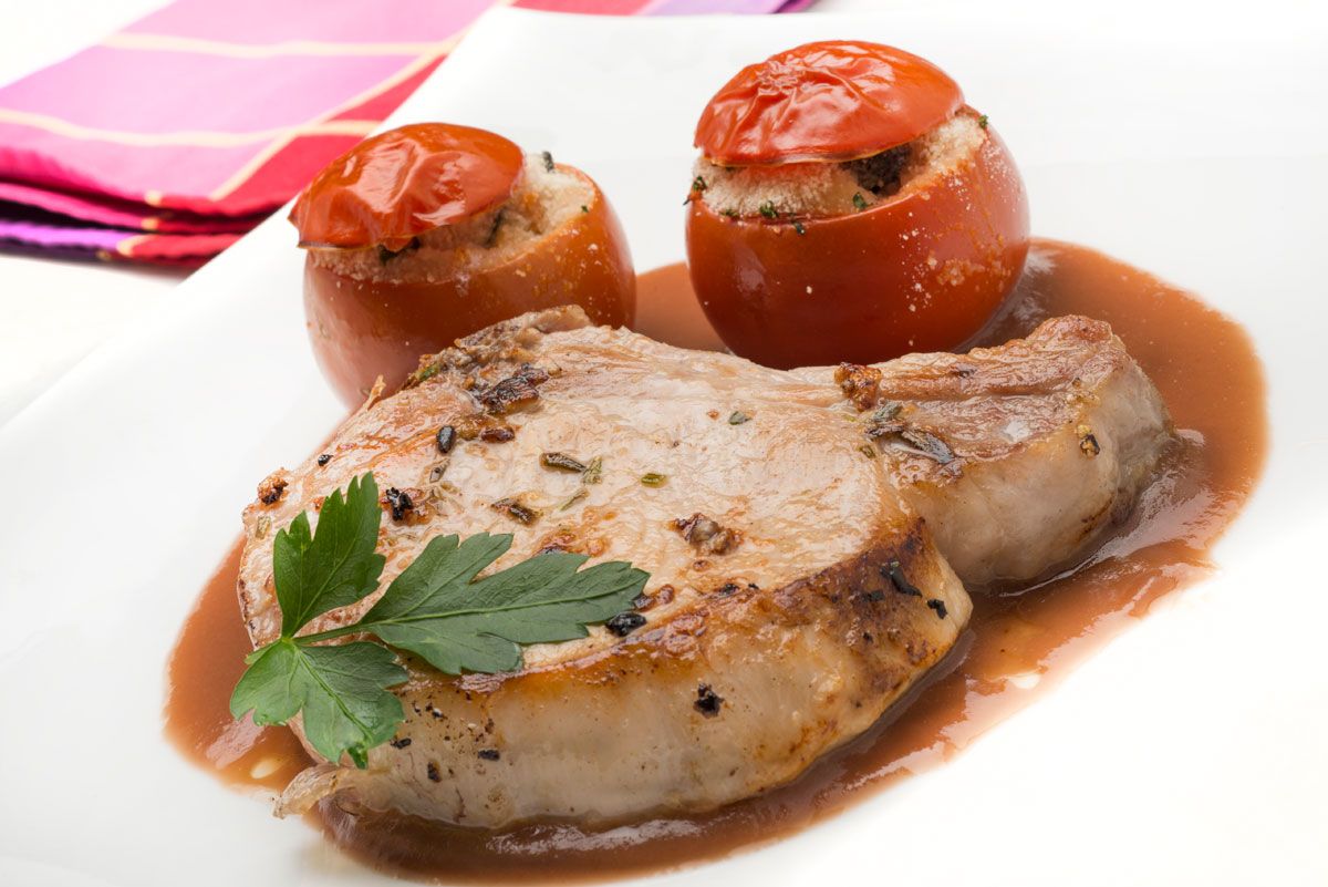 520 Chuletas cerdo salsa cebolla y tomates asados (5135) xl