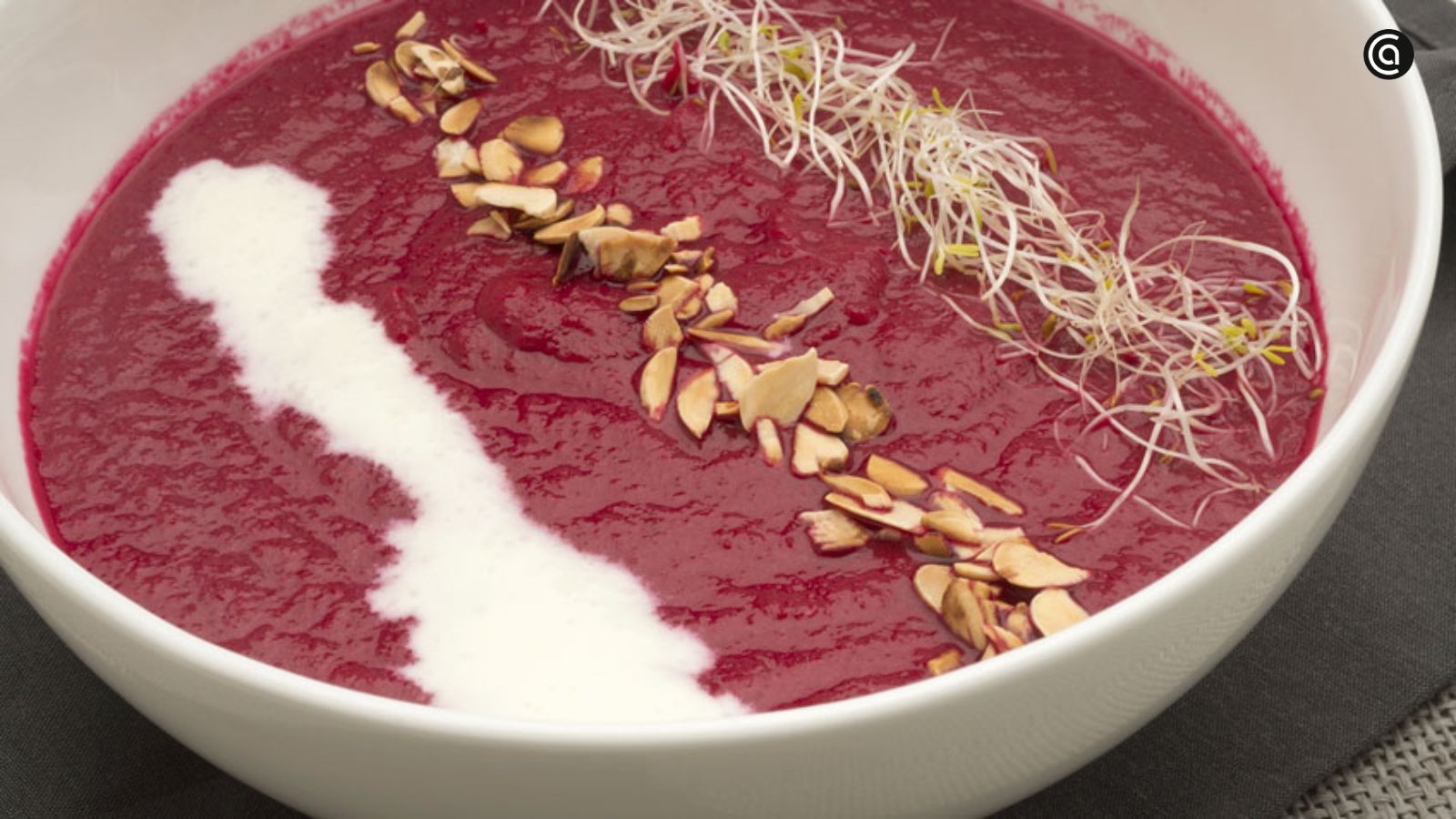 Crema de remolacha con zanahoria y almendra, receta de Karlos Arguiñano