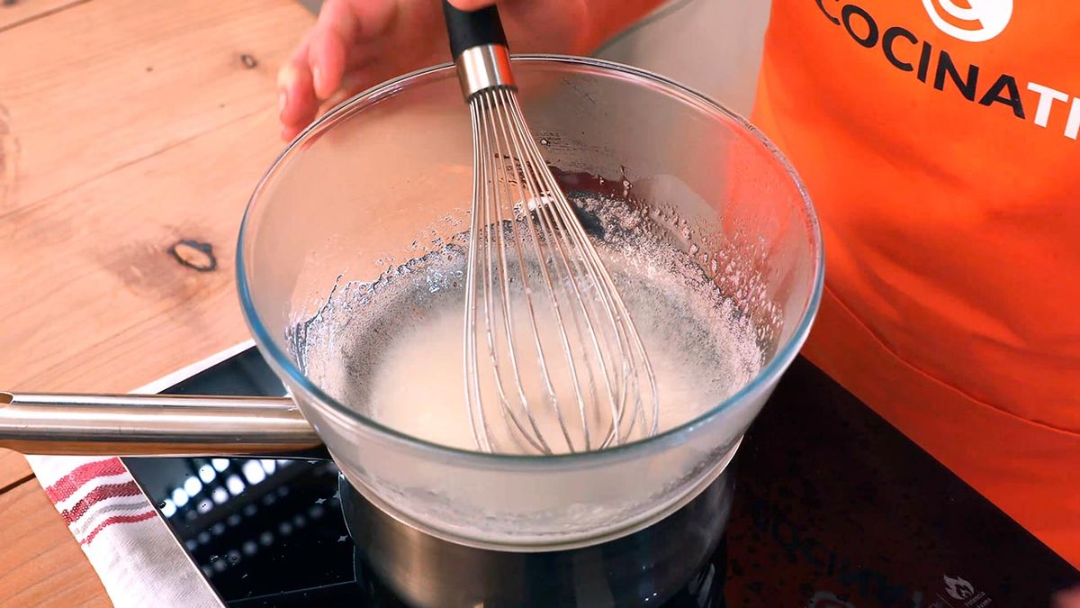 Receta de fantasmas de merengue para Halloween  paso 2