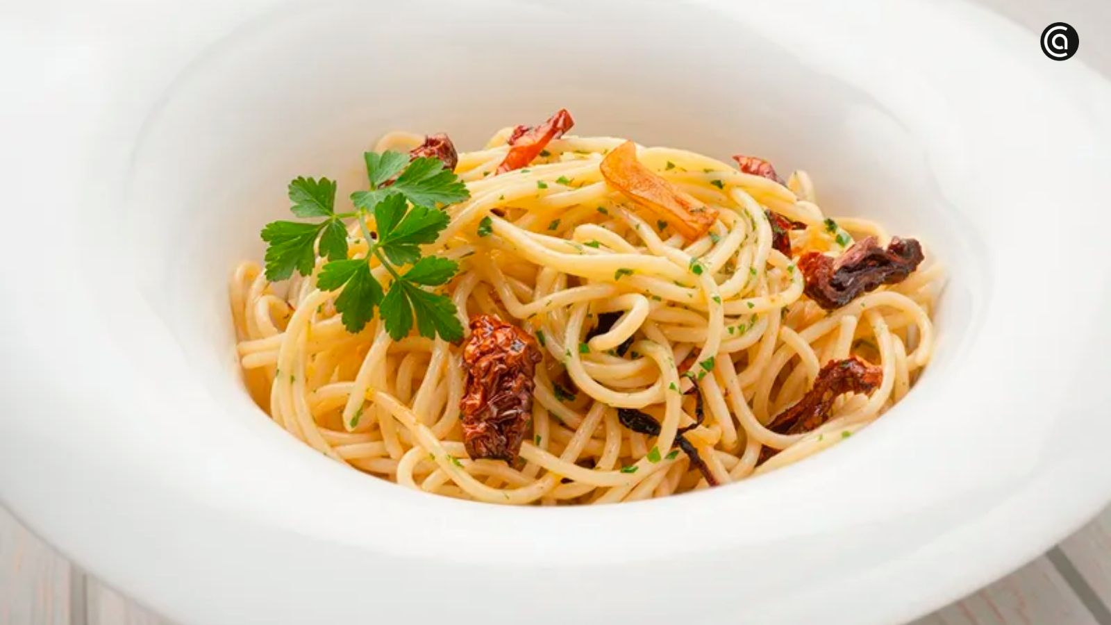Espaguetis al ajillo, receta de Karlos Arguiñano