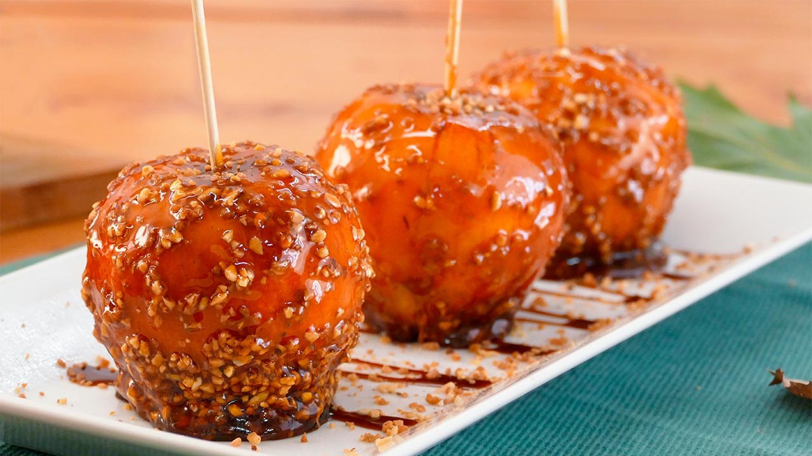Manzanas caramelizadas crujientes