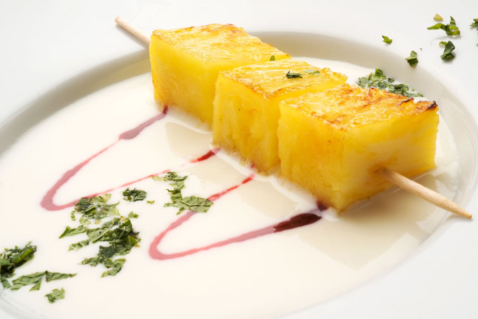 5281 2 Sopa de yogur con piña a la plancha (666) xl 5281 2 Sopa de yogur con piña a la plancha (666) xl