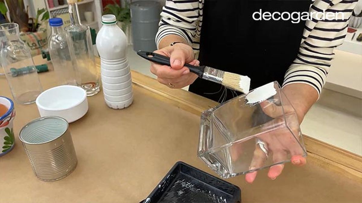 pintar jarrones con bicarbonato paso 2