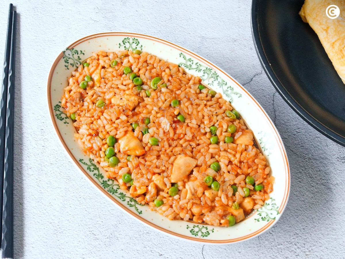 Da forma al arroz del omurice