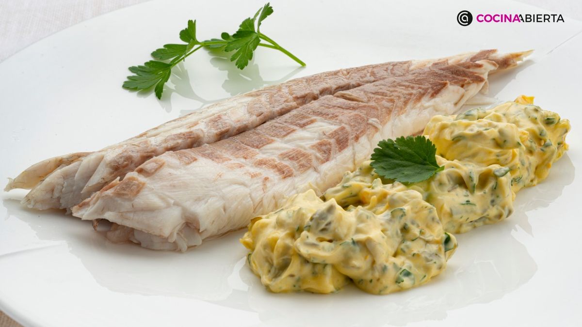 lubina a la sal con salsa tartara receta