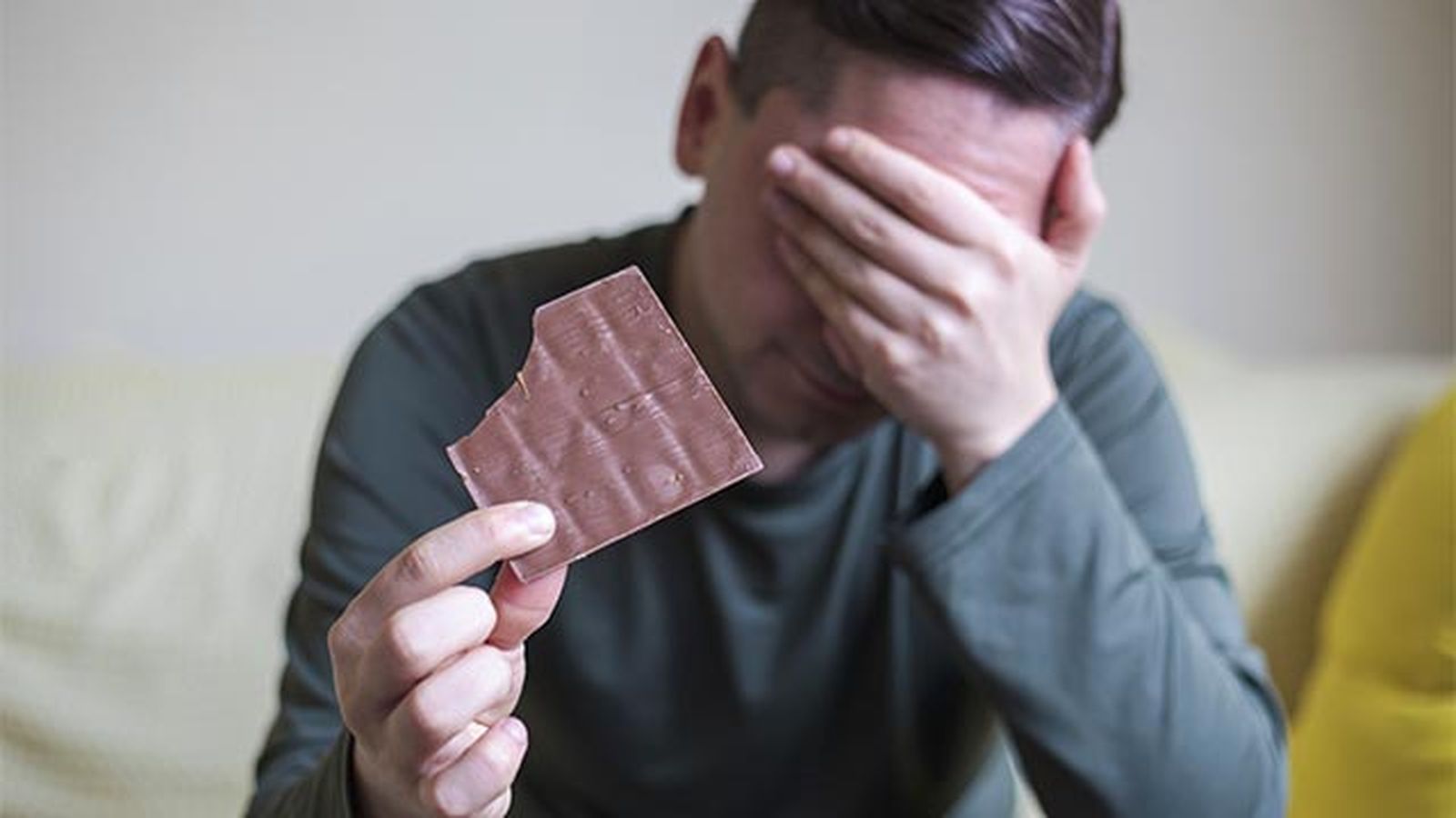 El chocolate es uno de los alimentos que más se come con ansiedad emocional El chocolate es uno de los alimentos que más se come con ansiedad emocional