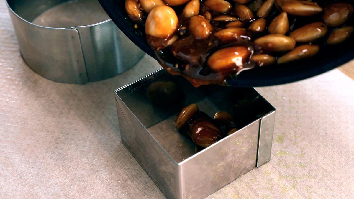 Receta de turrón de Guirlache  paso 4