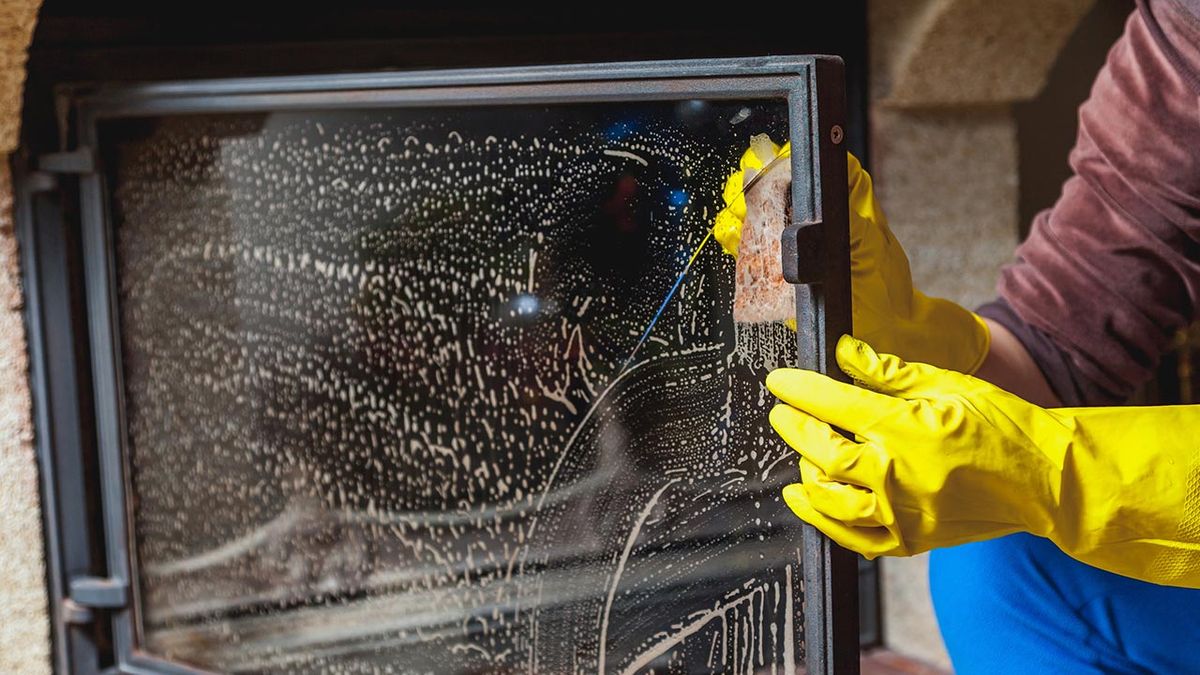 como limpiar la chimenea a fondo facilmente