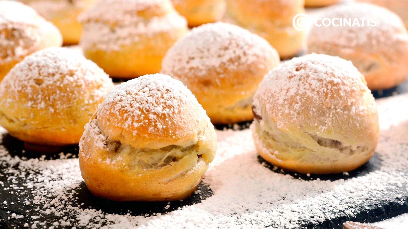 Profiteroles rellenos de crema de chocolate