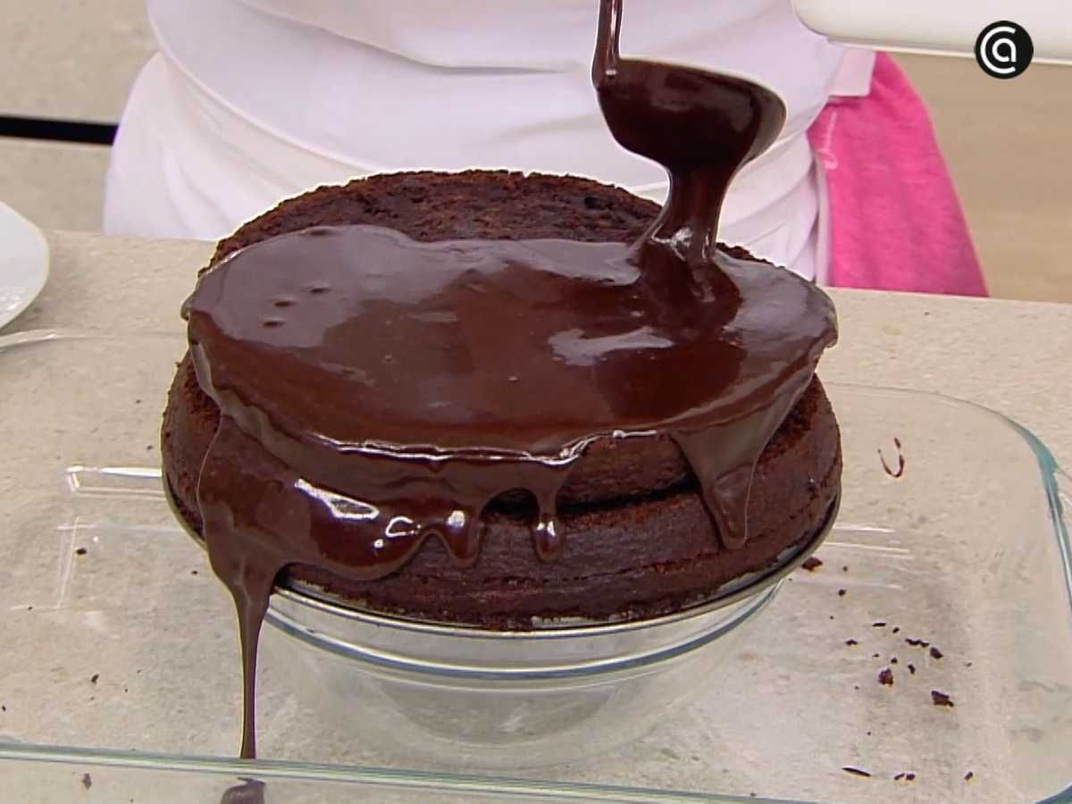 Cubrir la tarta con la ganache de chocolate