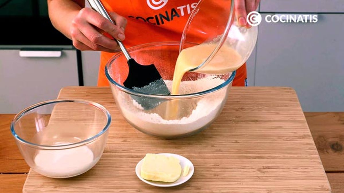 Cómo hacer donuts caseros esponjosos con chocolate  paso 2