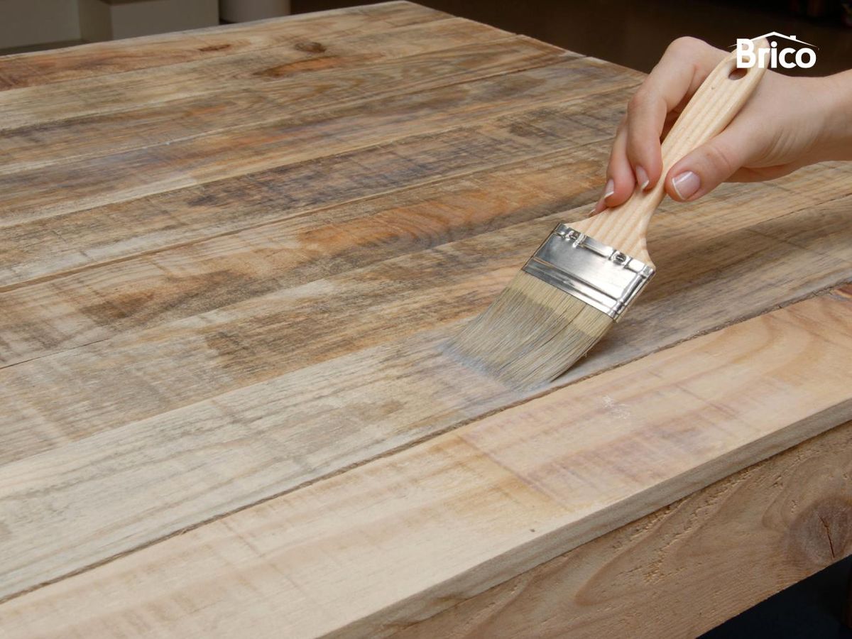 Aplicar una capa de barniz