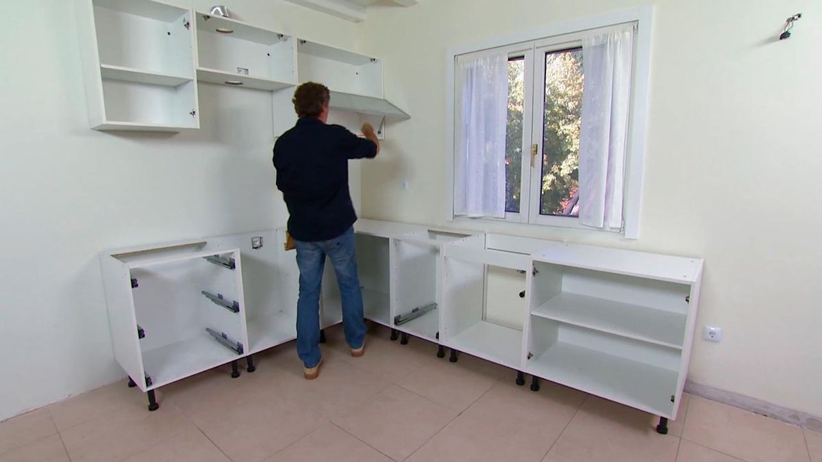 Cómo instalar una cocina en ángulo (Parte 1) paso 10