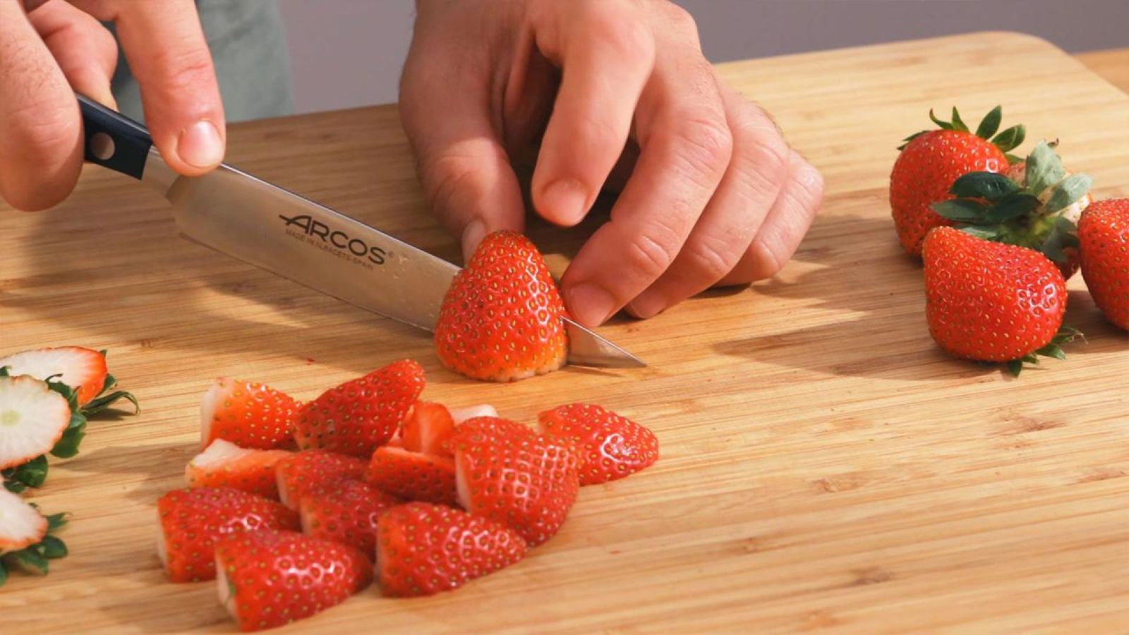 Receta ensalada de fresas, espinacas y queso de cabra paso 3 Receta ensalada de fresas, espinacas y queso de cabra paso 3