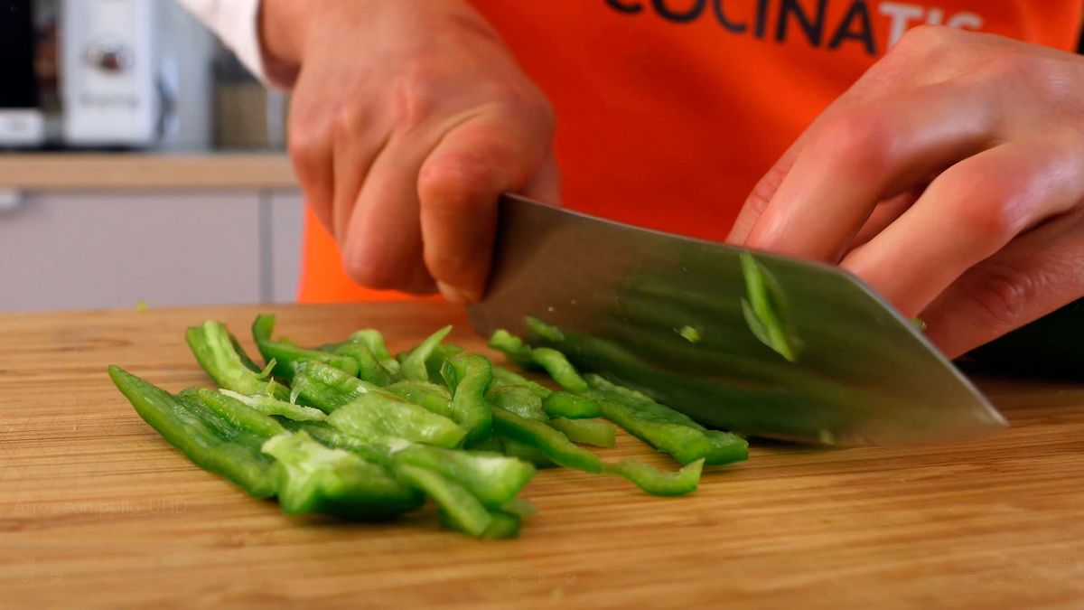 Receta de paella de pollo y marisco   paso 1