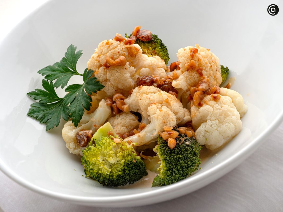 Brócoli y coliflor al vapor con salsa de avellana, receta de Karlos Arguiñano