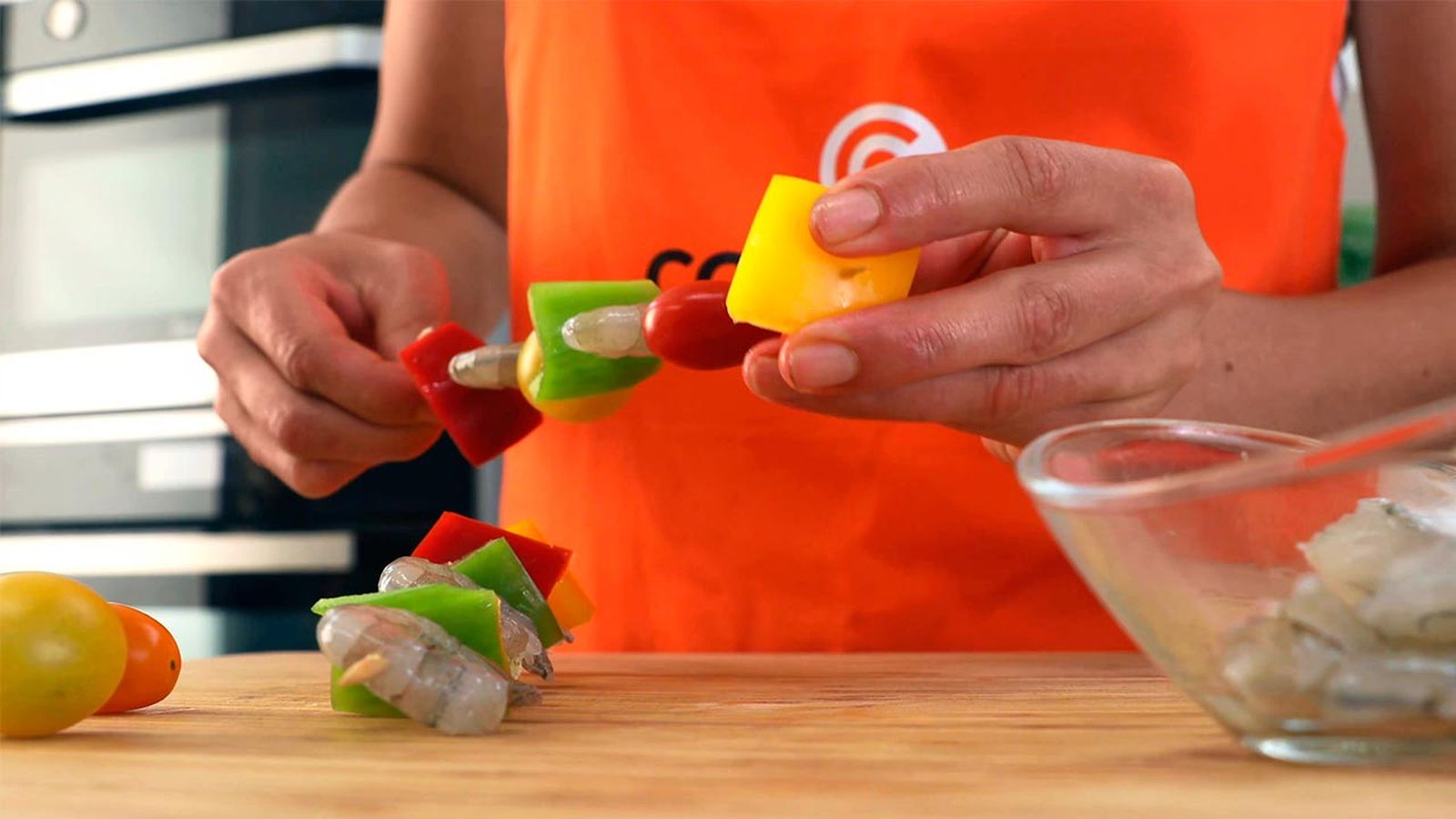 Receta de brochetas de langostinos con verduras a la plancha paso 4 Receta de brochetas de langostinos con verduras a la plancha paso 4