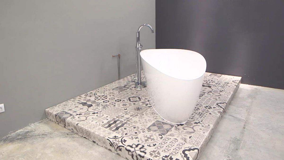 Cómo instalar una bañera exenta paso 13