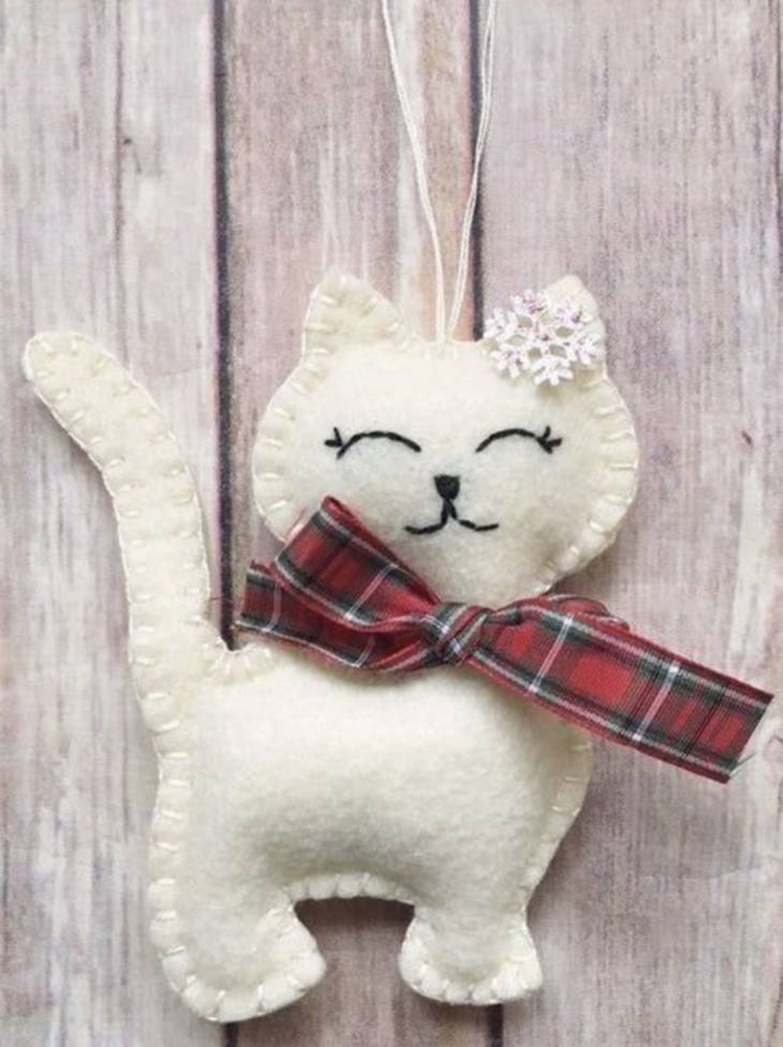 adorno navidad fieltro gatita blanca pinterest adorno navidad fieltro gatita blanca pinterest