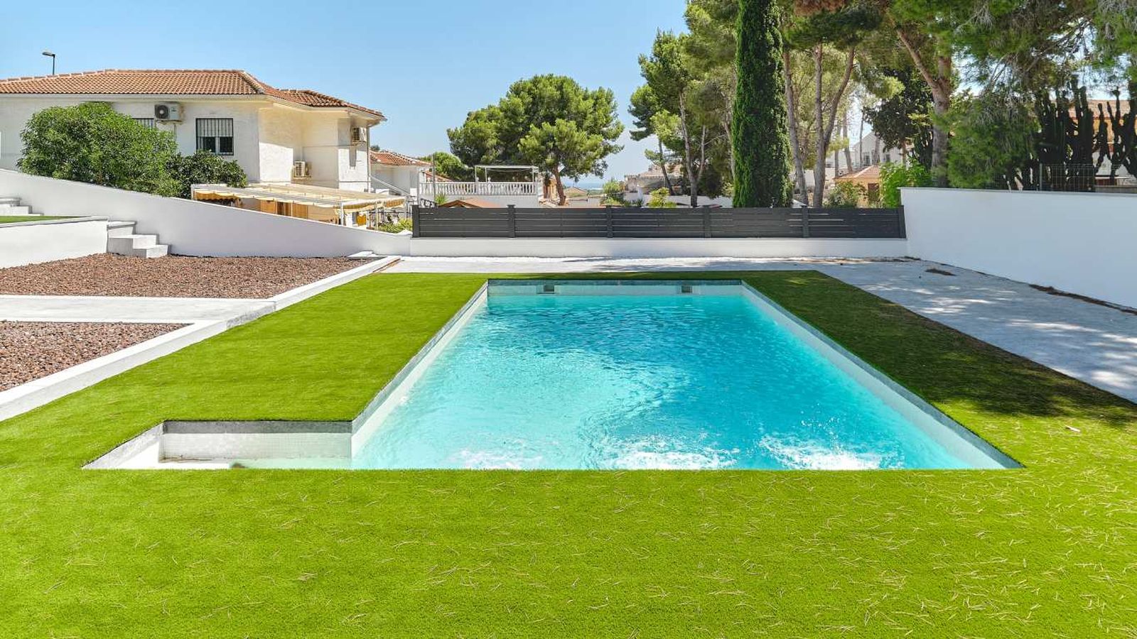 Piscina en el jardín Piscina en el jardín