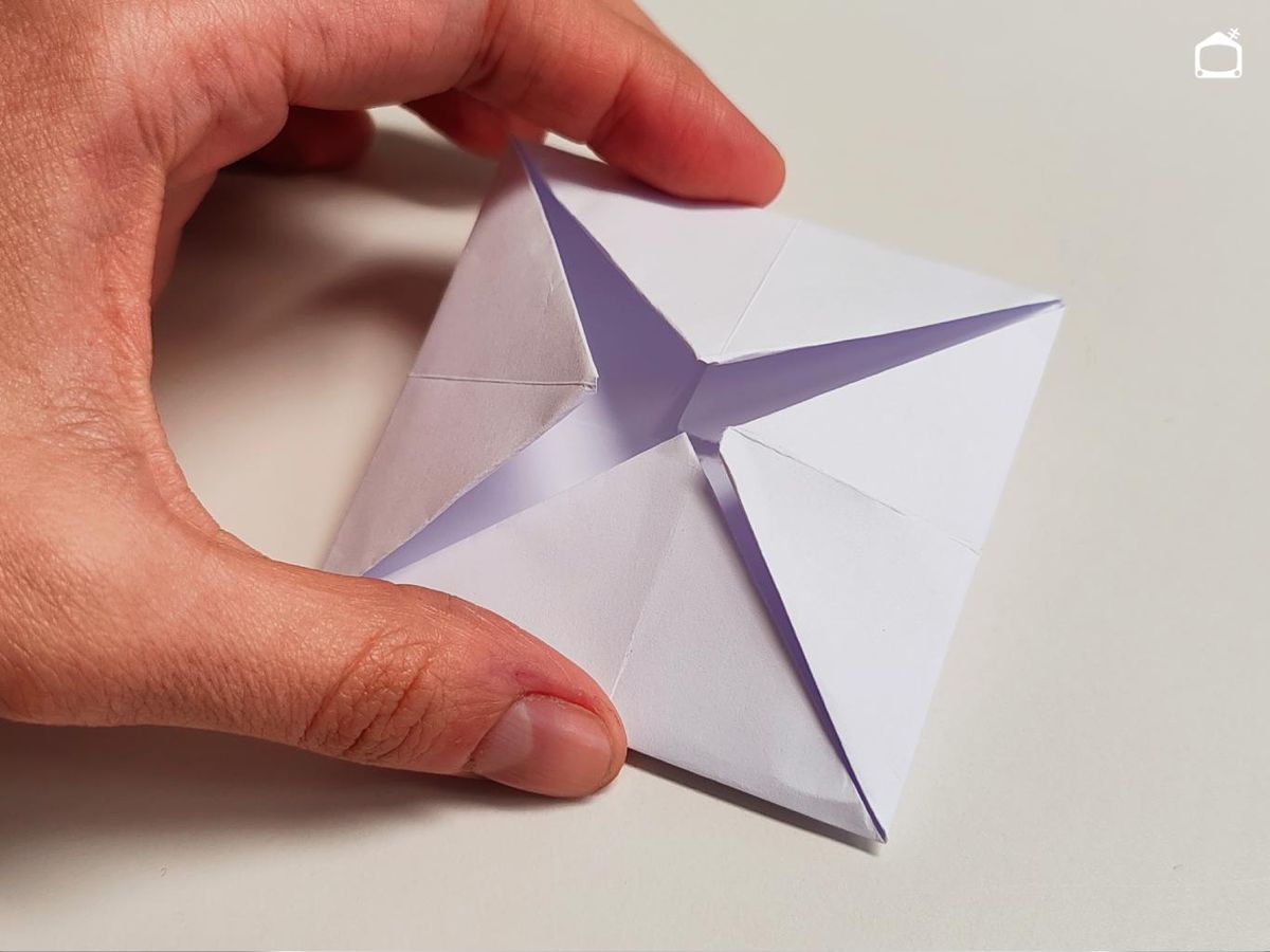 Tercer paso para hacer un comecocos.