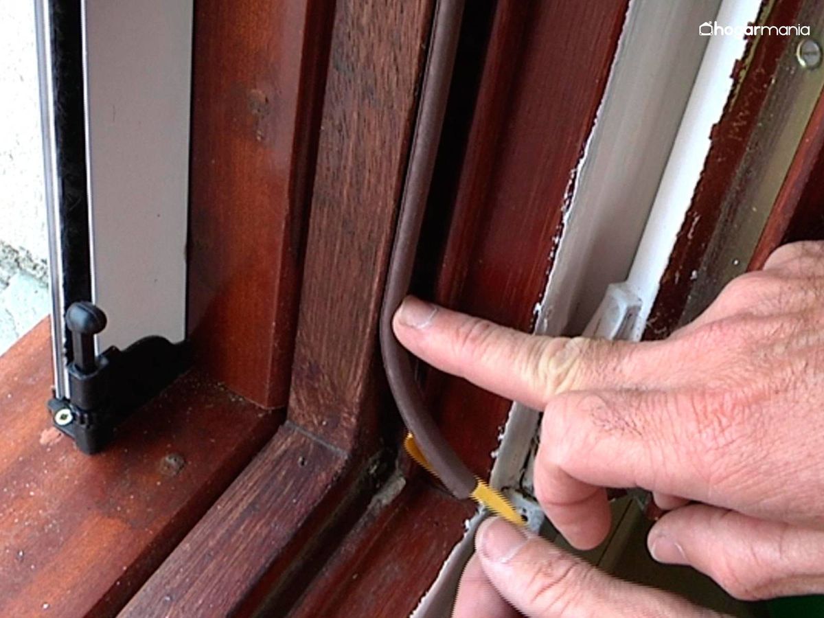 Presiona para que se adhiera bien