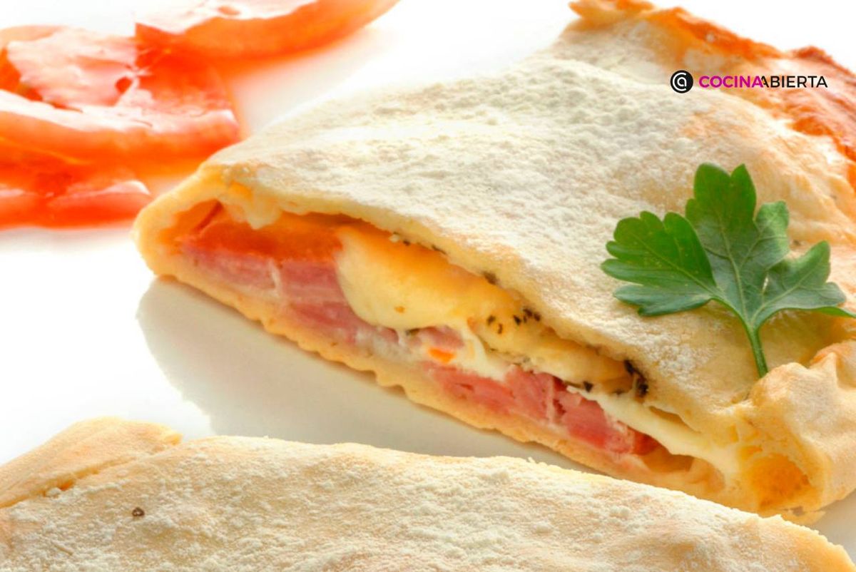 Calzone de jamón, queso y huevo con masa casera, receta de Karlos Arguiñano