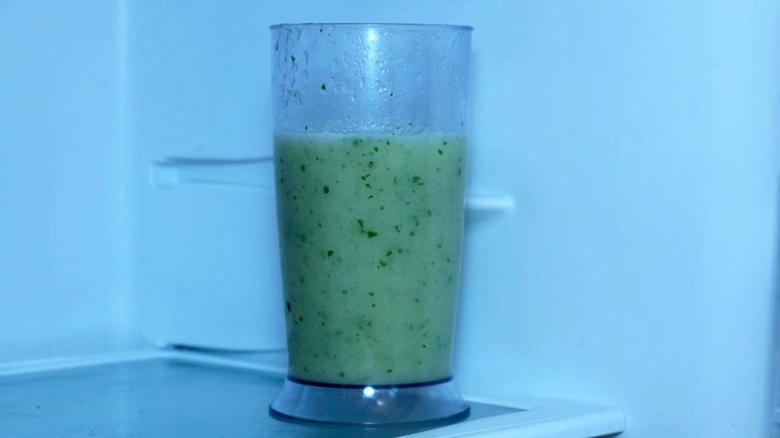 Receta de gazpacho de melón y menta paso 4 Receta de gazpacho de melón y menta paso 4