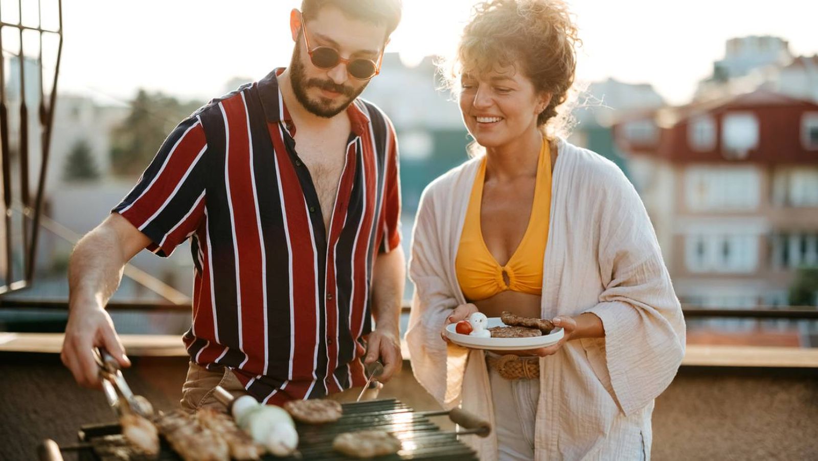 El mejor plan de junio: buena compañía y una parrilla encendida. El mejor plan de junio: buena compañía y una parrilla encendida.