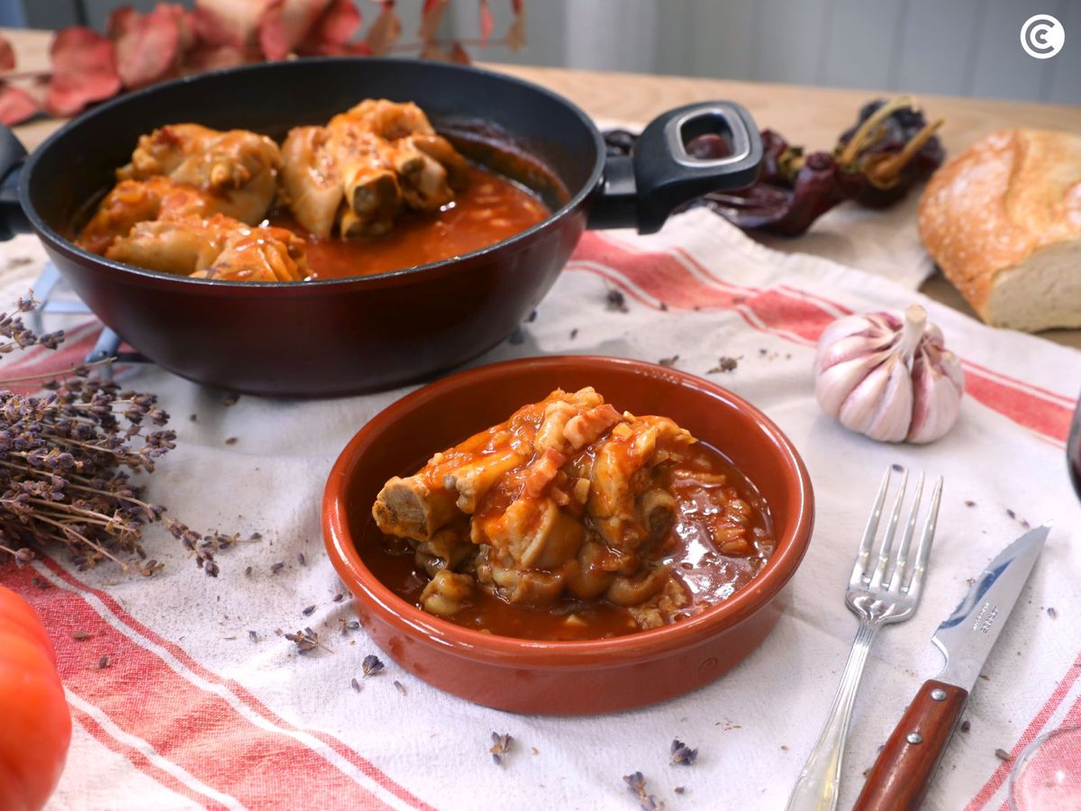 Manitas de cerdo guisadas