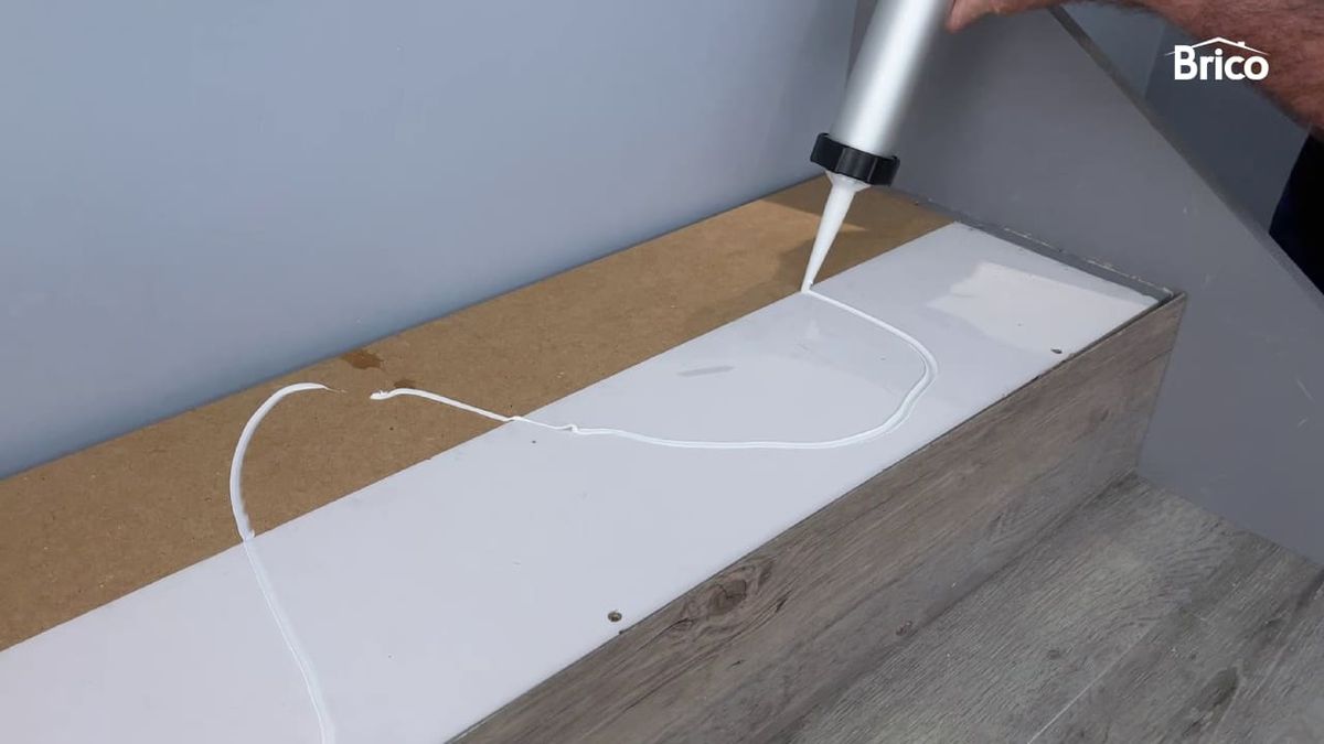 Bricomania 49 forrar escaleras vinilo 8