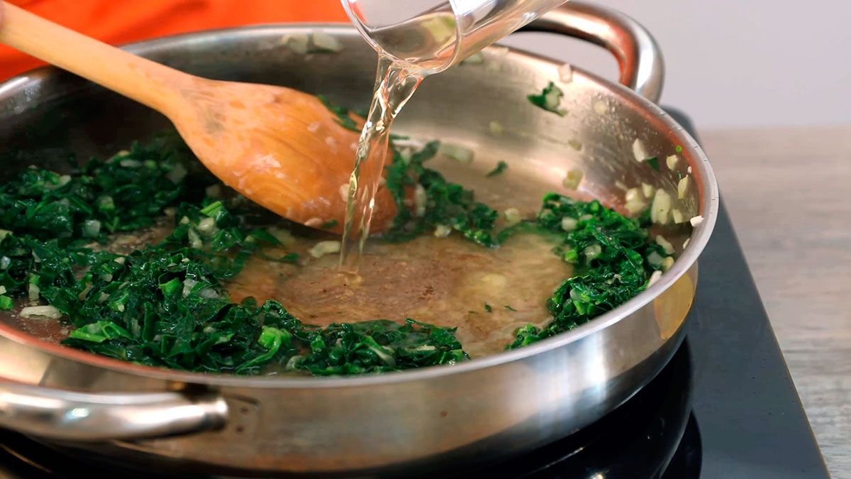 Receta de garbanzos con espinacas y bacalao (potaje de vigilia)  paso 4
