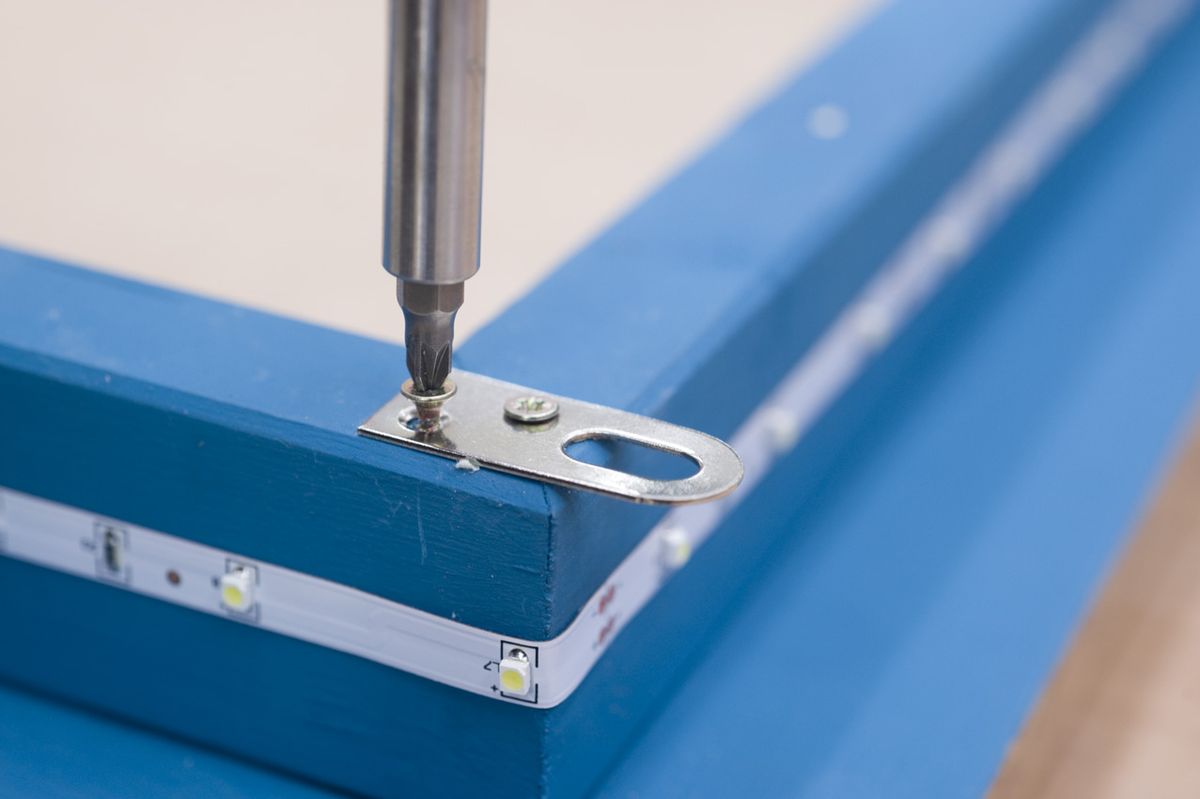 brico 0643 marco leds paso 16