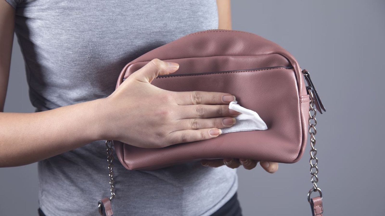 Consejos para que tus bolsos de piel luzcan como nuevos siempre