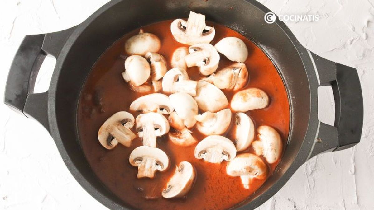 Añadimos los champiñones al ragout