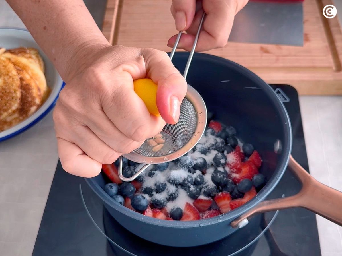 Mermelada de frutos rojos casera para las tortitas sin gluten