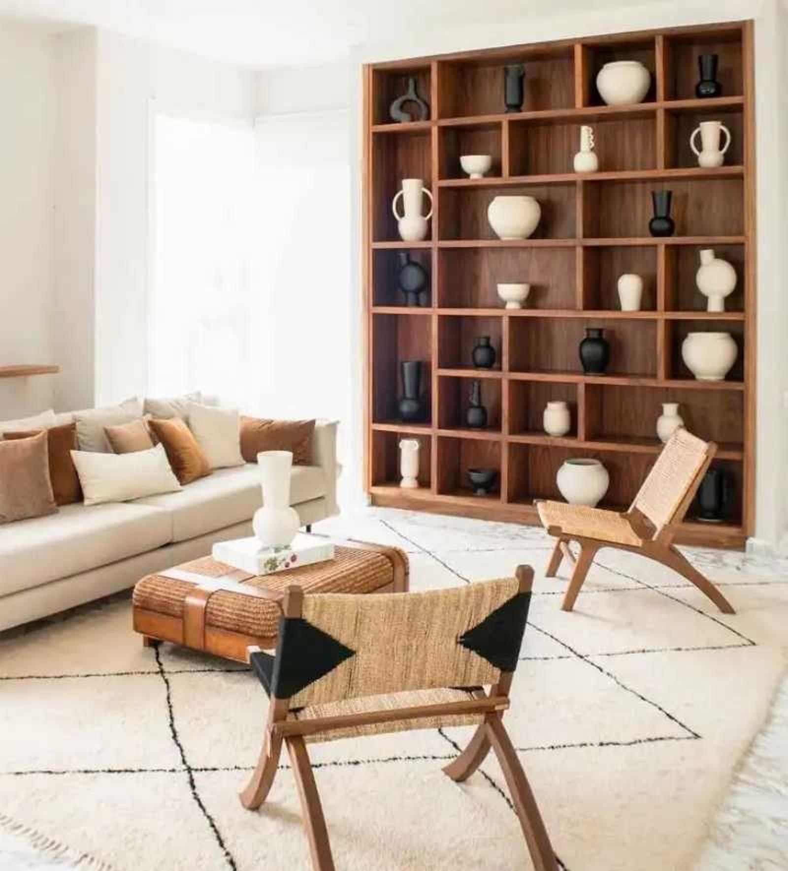 Salón con estantería elegante. Salón con estantería elegante.