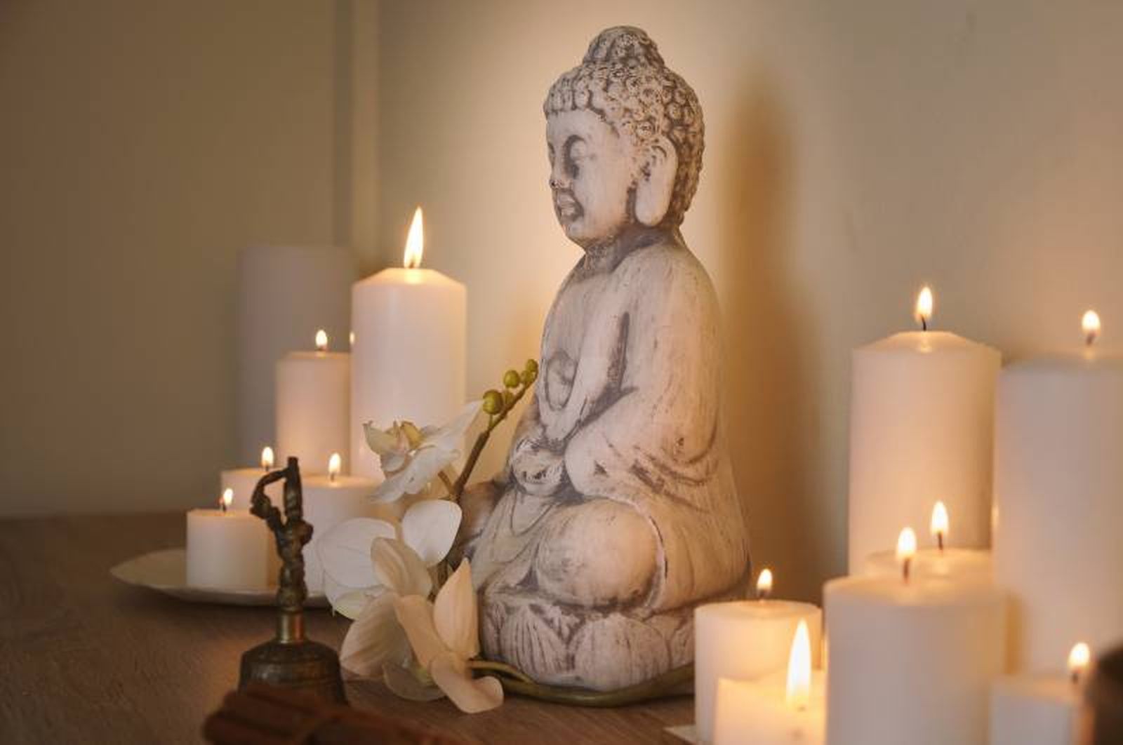 Existe una fuerte conexión entre el feng shui y los niveles de ansiedad o estrés. Existe una fuerte conexión entre el feng shui y los niveles de ansiedad o estrés.