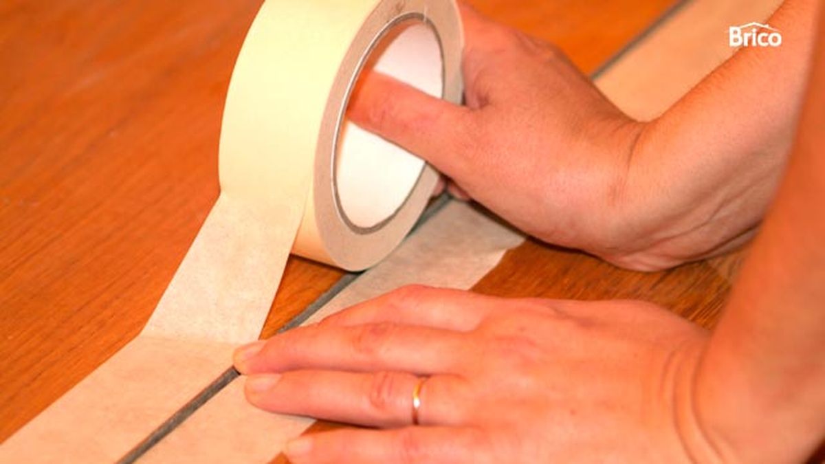 Sellado de juntas en suelo de madera paso 12