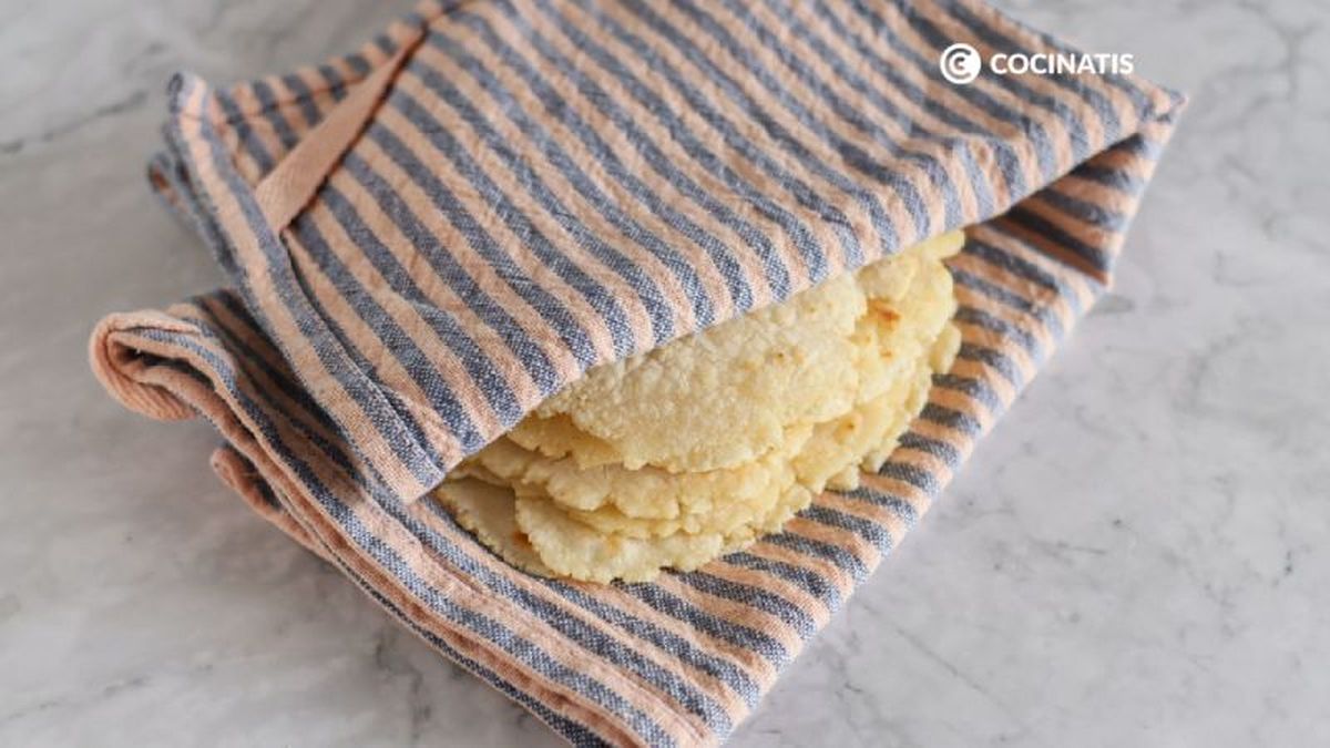 Tortillas de maíz en un paño limpio